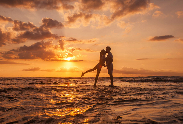 怀疑丈夫出轨如何取证